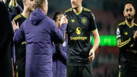 山西队本赛季爆冷崛起，攻防两端显著增强